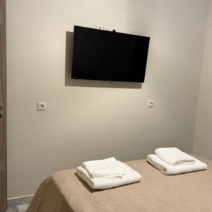 hotspotacharnes menidi krevati